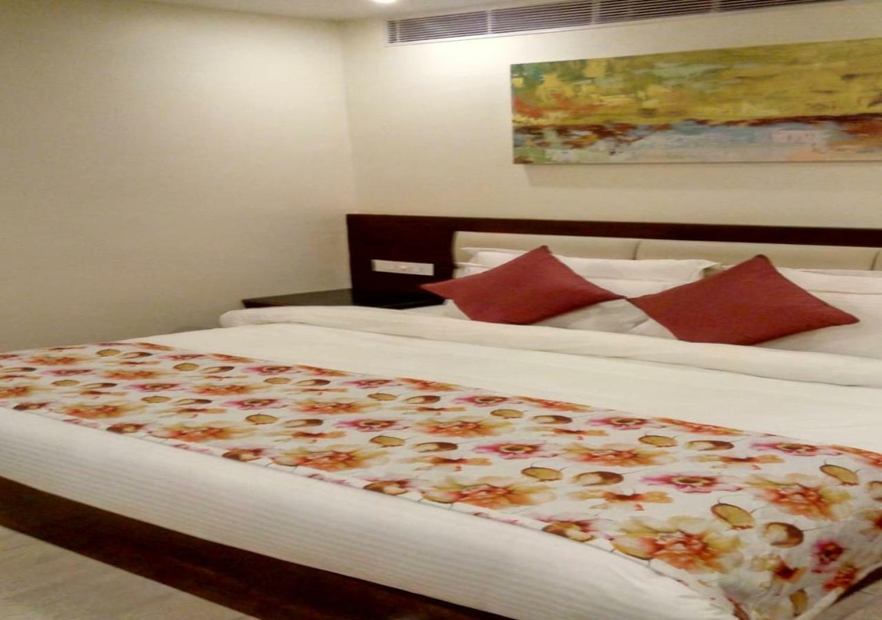 Clarks Inn Suites Katra Екстер'єр фото