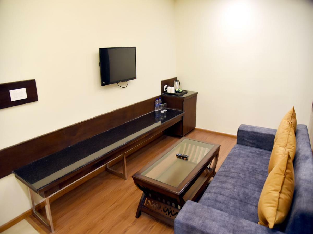Clarks Inn Suites Katra Екстер'єр фото